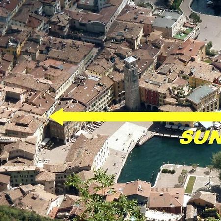 ריבה דל גארדה Appartamento Sunrise - Centro Storico N2 מראה חיצוני תמונה